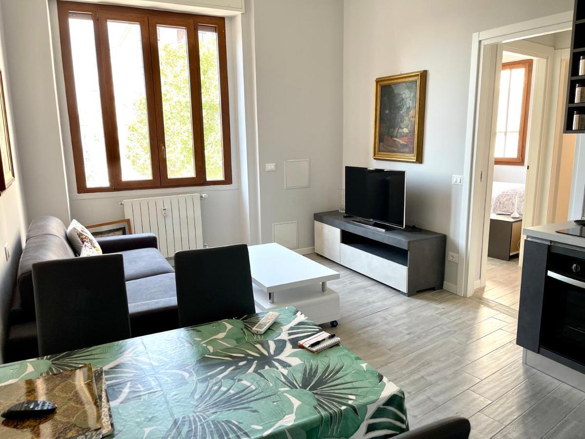 Enzo Appartement Milaan Buitenkant foto